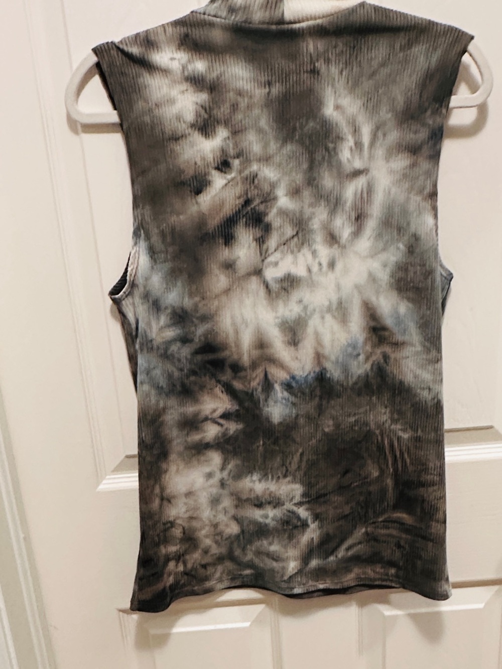 Willow Root (Buckle brand) Sleeveless Mock Neck Tank Top - Dark Green Tie dye
